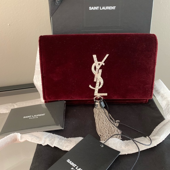 STUNNING! KATE CHAIN WALLET W/TASSEL IN VELOURS AND CRYSTALS. - Picture 7 of 8